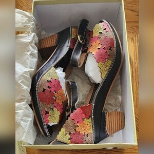 New L'Artiste Spring Step sandals US size 9